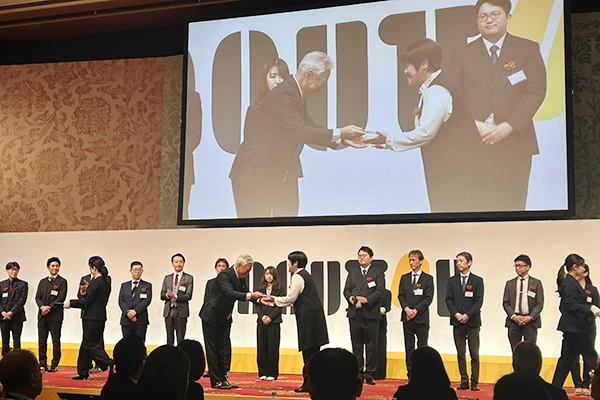 オアシス　表彰式